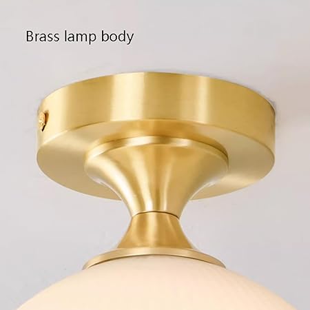 Moderne loftslampe i mælkehvidt glas