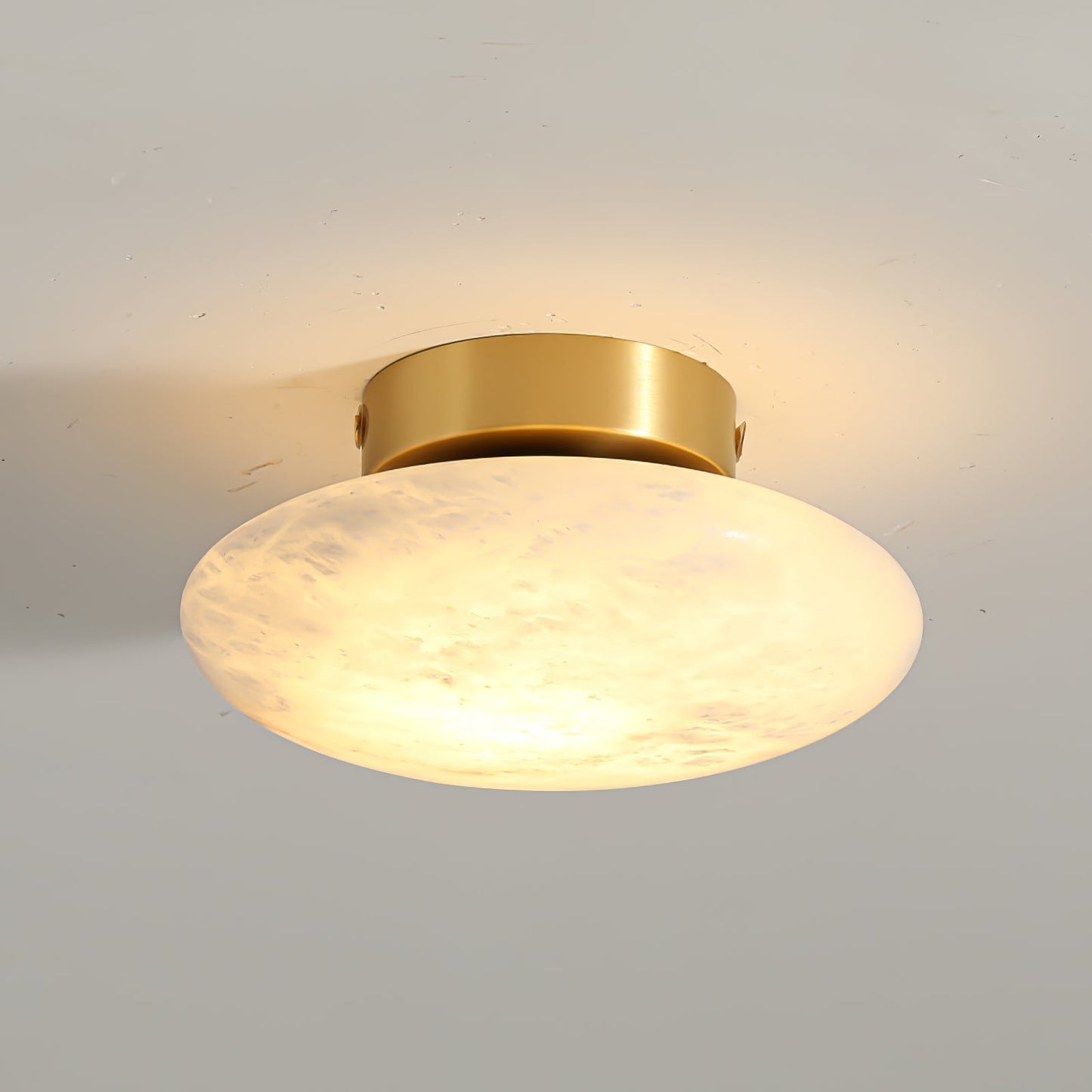 Oval loftslampe i alabast