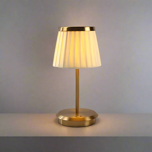 Bordlampe med klassisk elegance