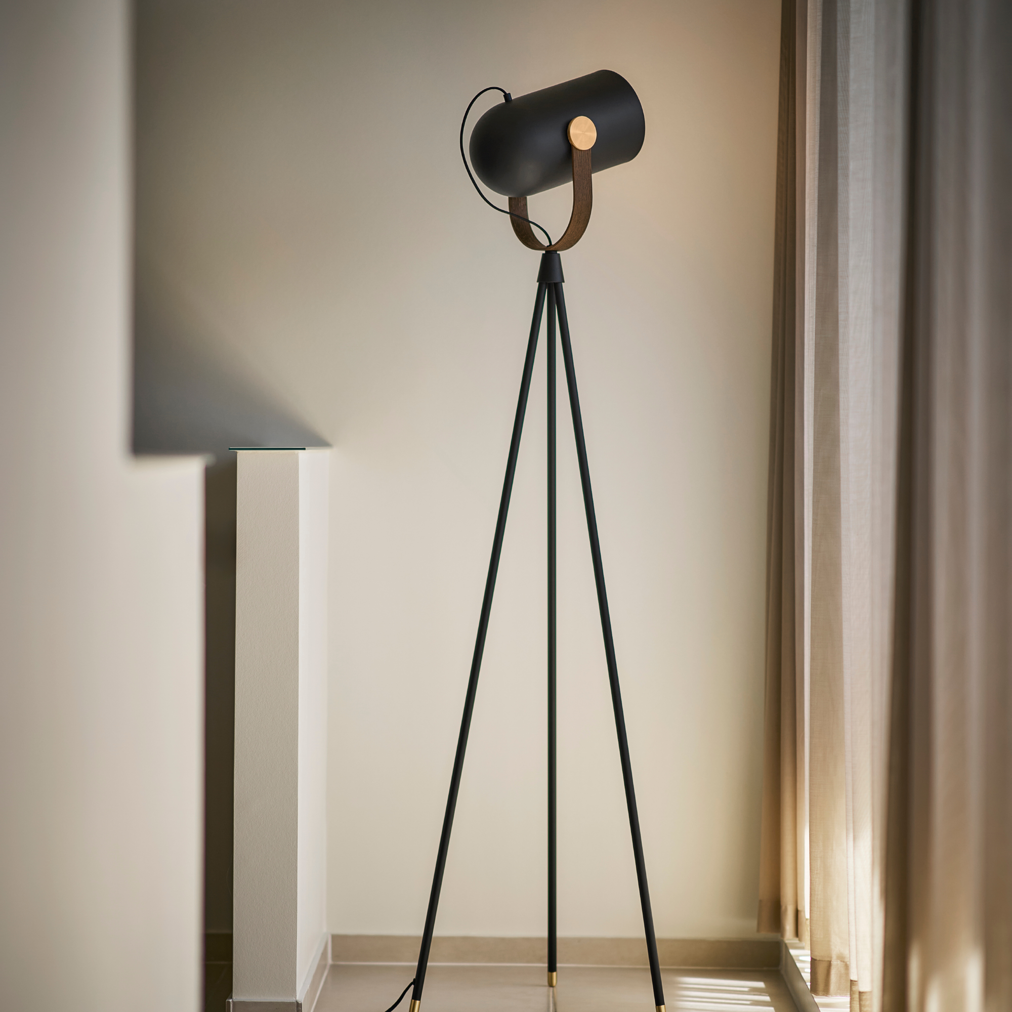 LE KLINT 362 CARRONADE II Høj Gulvlampe (udstillingsmodel)