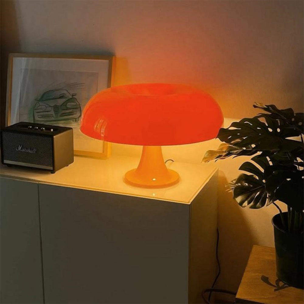 Svampeformet minimalistisk bordlampe