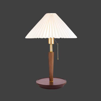 Vintage bordlampe i plisseret træ